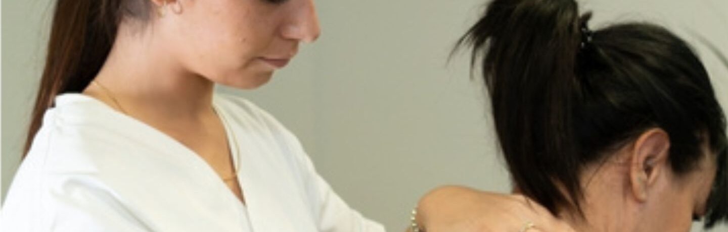 Maladie de Parkinson : comment l’ostéopathie peut vous accompagner