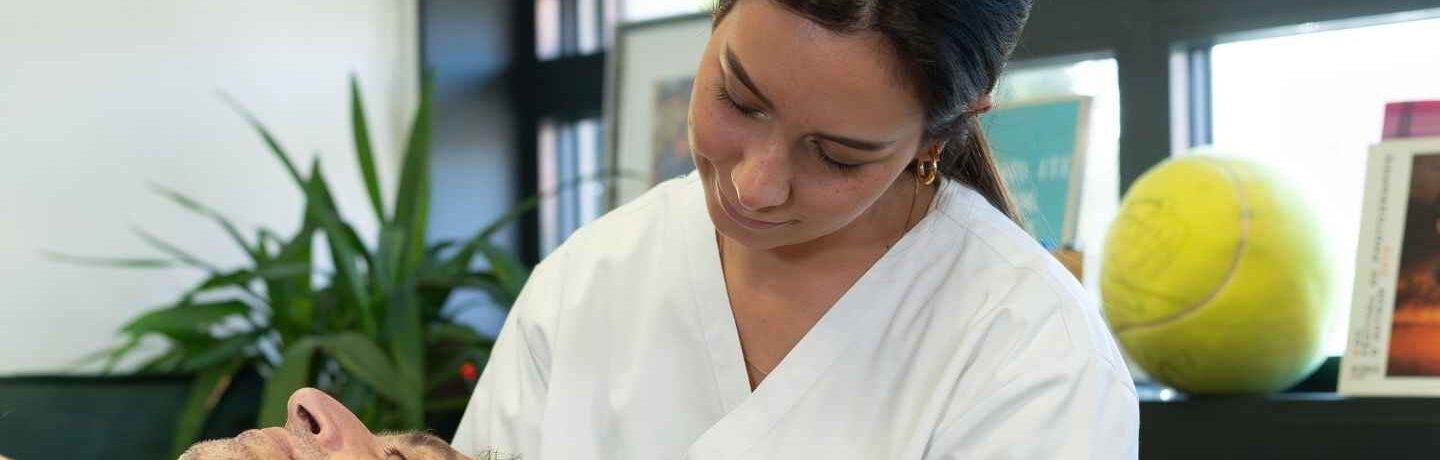 Douleur cervicale, torticolis à annecy : l’ostéopathie pour soulager les douleurs ?