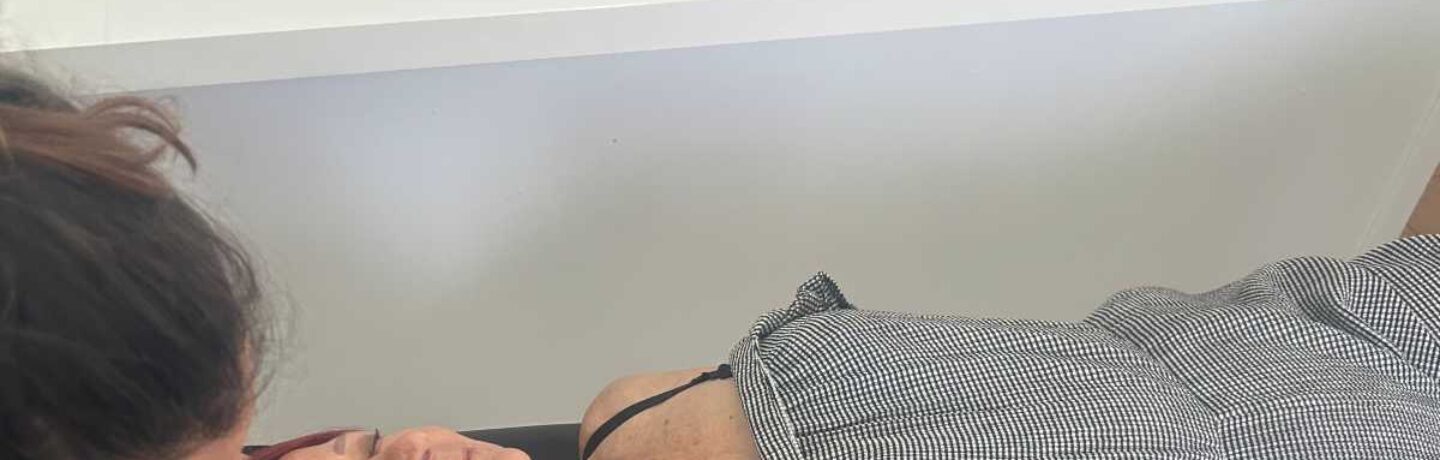 Douleurs cervicales du senior : soulager naturellement grâce à l’ostéopathie à Annecy.