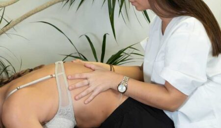 Comment l&rsquo;ostéopathie améliore le bien-être et la qualité de vie au travail